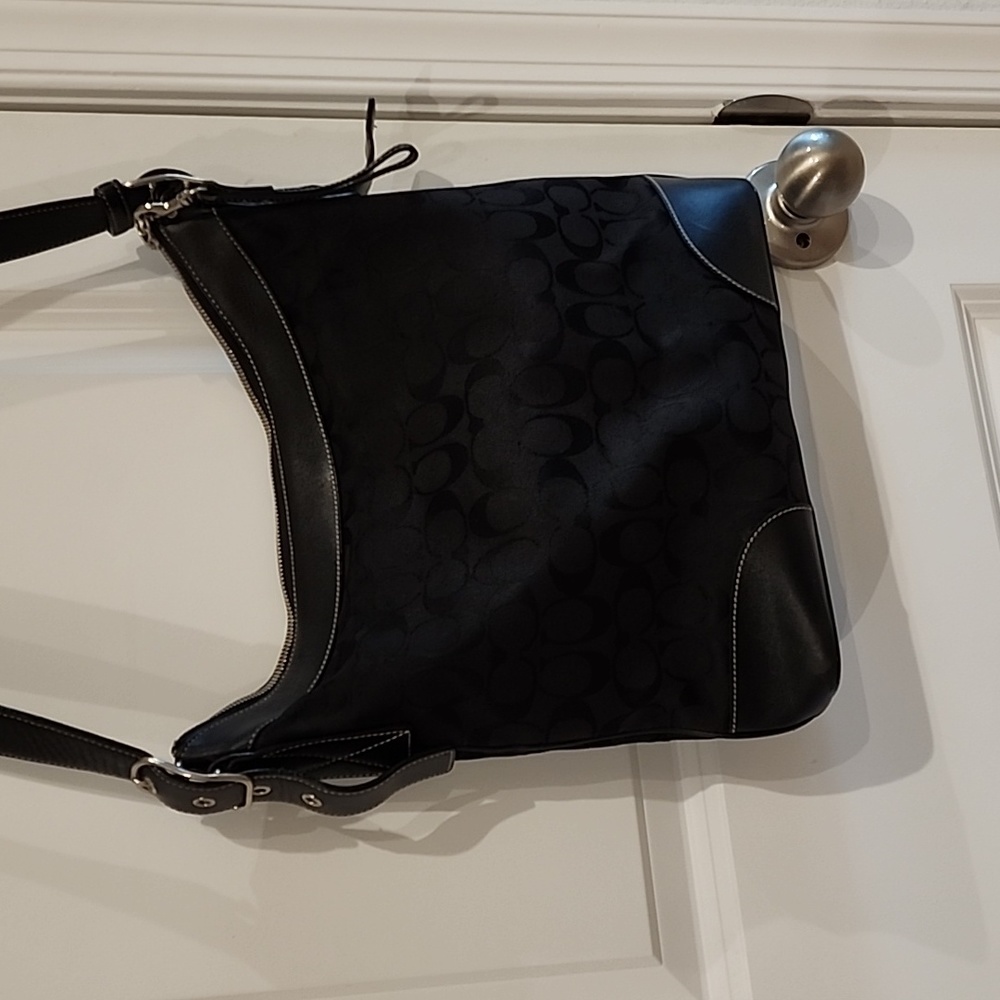 Vimtage Signature 34 Tote